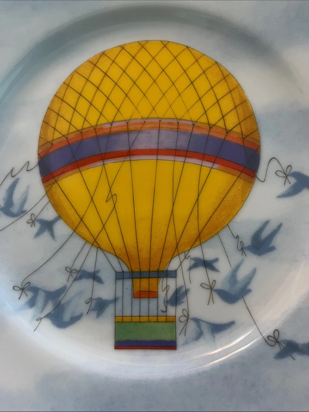 4 Williams Sonoma Montgolfiere porcelain Hot Air Balooon design salad plates 8”